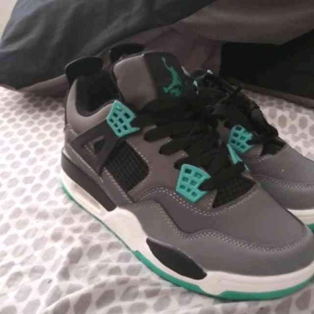Shoes - Picture 6 of 6